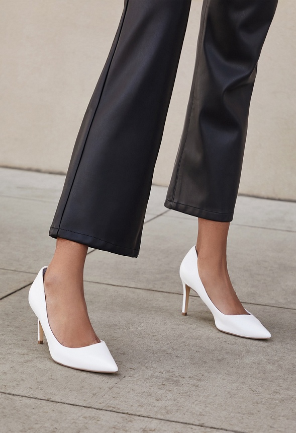 Classic on sale white pumps